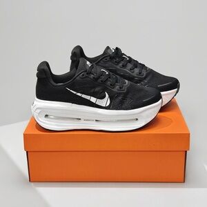 * Nike Vomero  Premium Sneakers